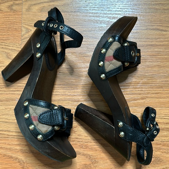 Burberry Sandals - Picture 1 of 6
